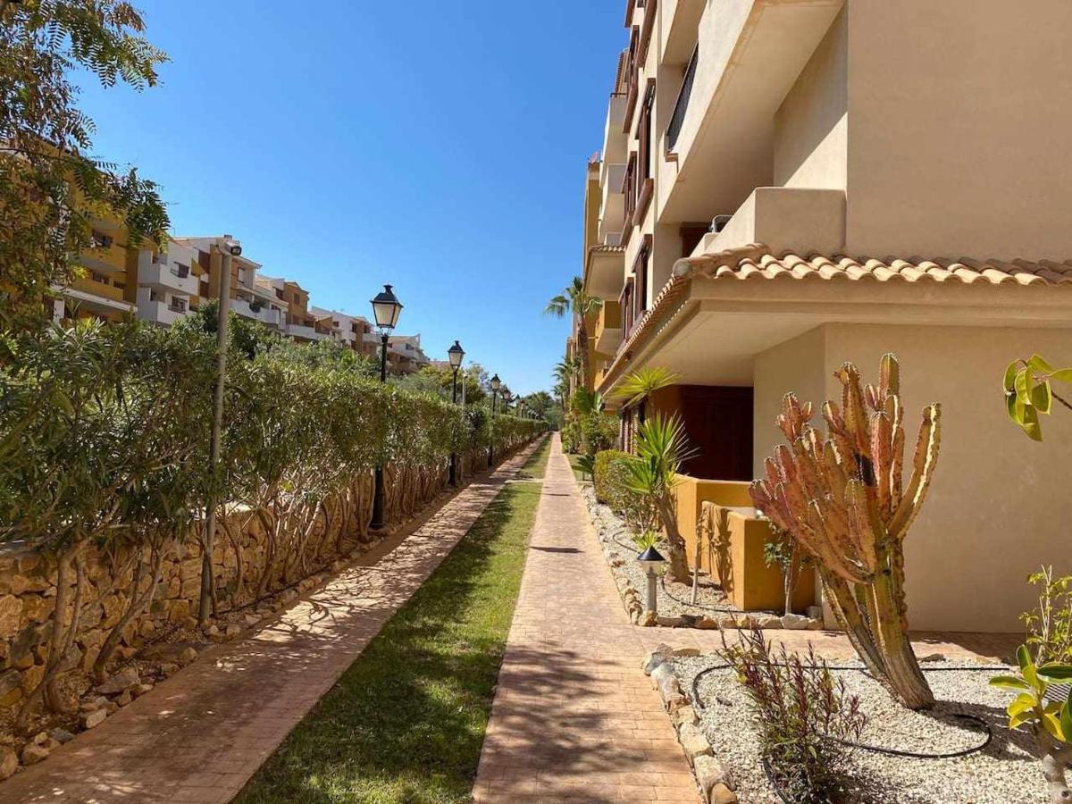 Acogedor Apartamento Al Lado De La Playa Alicante Bagian luar foto